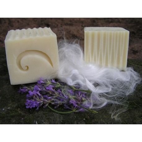 HEDVÁBNÝ ŠAMPON S LEVANDULÍ 130g bez obalu